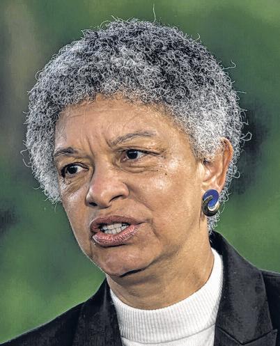 Boston Fed Chief Sees No Strong Need for Cut