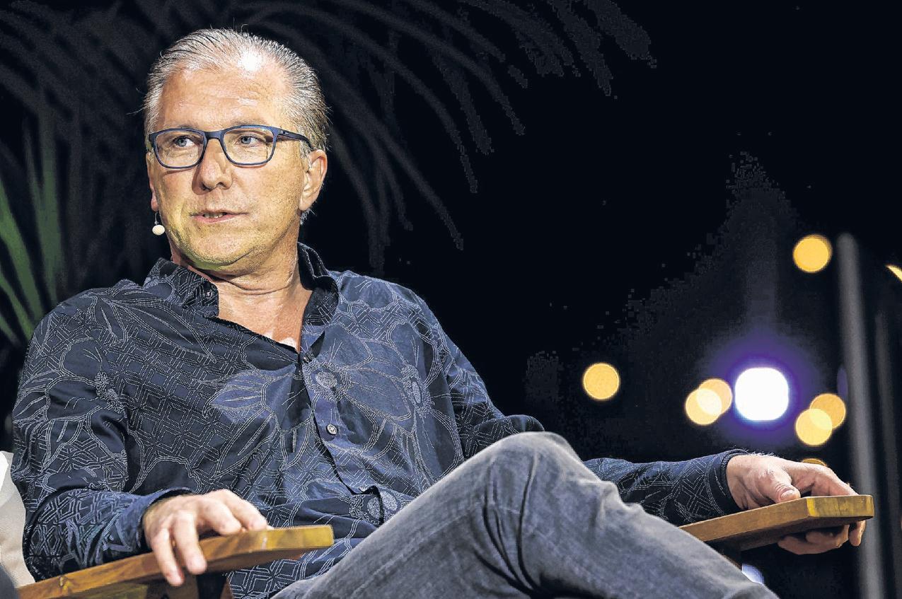 Four Apple Insiders Top Successor List, Though Cook Shows No Sign of Exiting