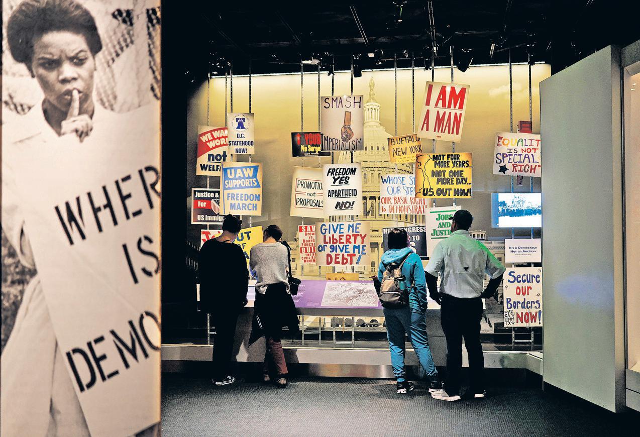 Smithsonian Faces Pressure Over Demand for Records