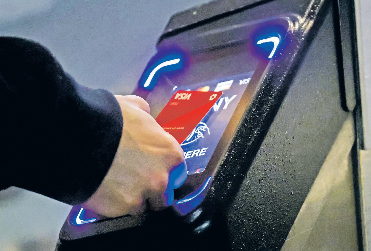 Banks Mull Trump's Credit-Card Rate Cap