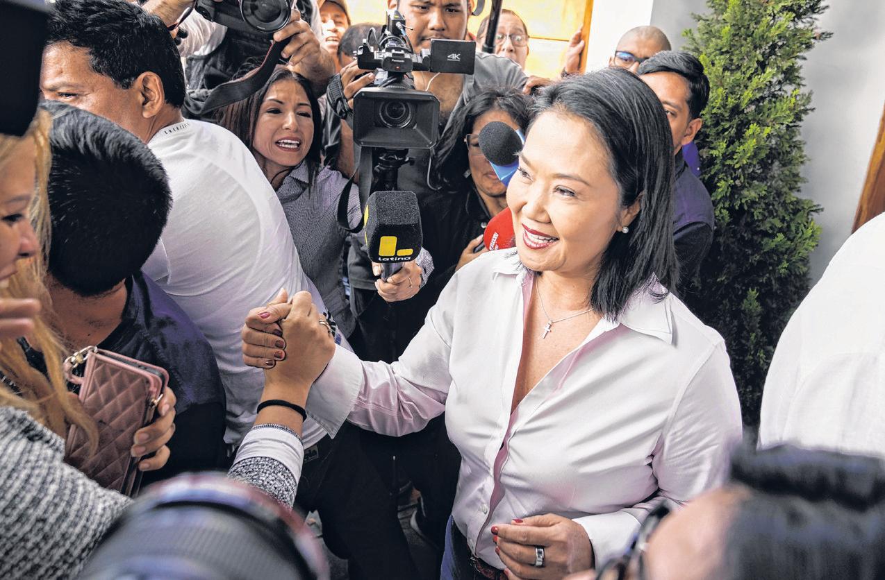 Ex-Leader’s Daughter Turns Peru to Right