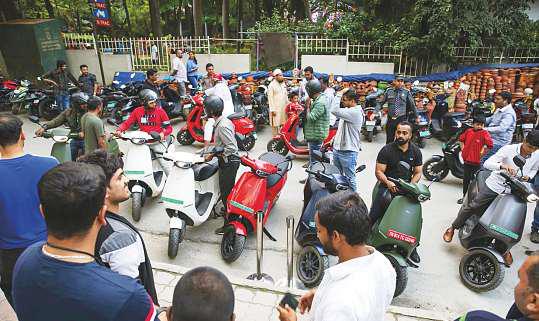 Ola inflates sales with unreleased scooters