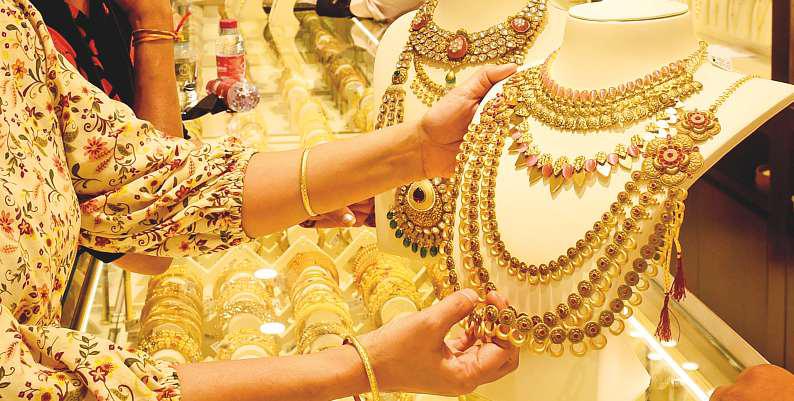 Tariff pause sends gold soaring, buyers reeling