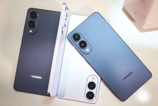 Samsung brings super-slim Edge to its top-of-the-line S25 smartphones