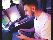 Qatar Airways flight sees mid-air esports tussle