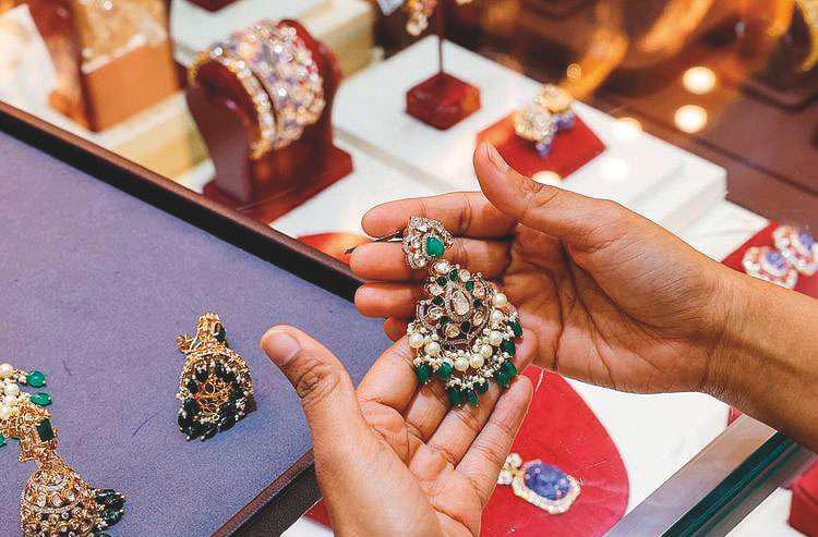 UAE gold drops below Dh370, adding to Eid weekend cheer