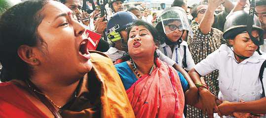 Outrage and protests after law student gang-raped at Kolkata college