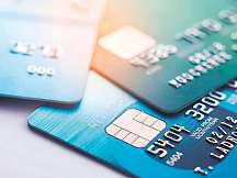 Woman pays off $12,000 credit card debt using Al