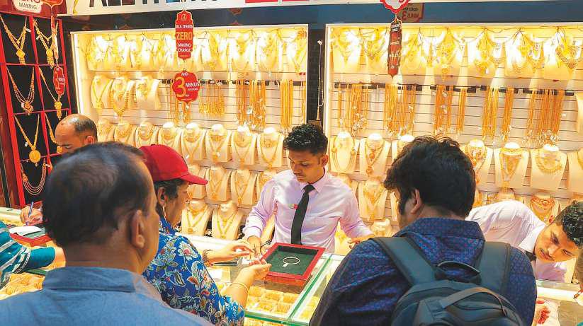 As gold breaks records, Dubai buyers trade size for security