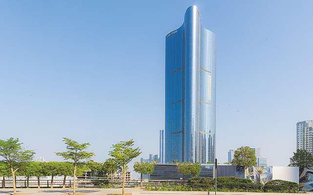 RESHAPING ABU DHABI'S SKYLINE