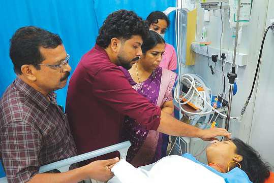 Kerala bride injured in accident marries from a hospital bed