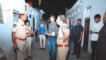 Top cop’s midnight door-knocks surprise history sheeters