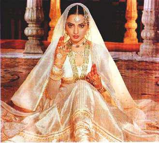REKHA A WOMAN IN LOVE WITH HER ART