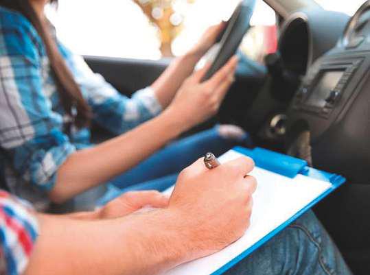 Most common reasons for failing RTA road test in Dubai