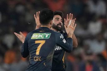 Reverse swing delights IPL bowlers after lifting of saliva ban