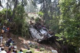 Sri Lanka to monitor bus drivers with Al after worst crash in decades