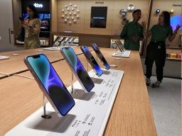 Trump asks Apple to halt iPhone manufacturing in India, claims New Delhi has agreed to charge 'no tariffs'