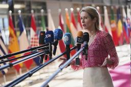 With little progress after phone calls and talks, Ukraine's allies hit Russia with new sanctions
