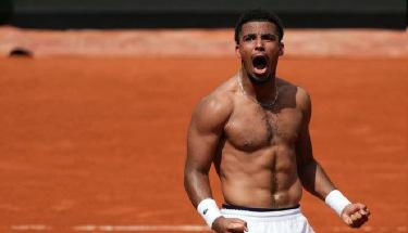 French Open: Fils Defies Injury To Win Five-Set Epic, Zverev Advances