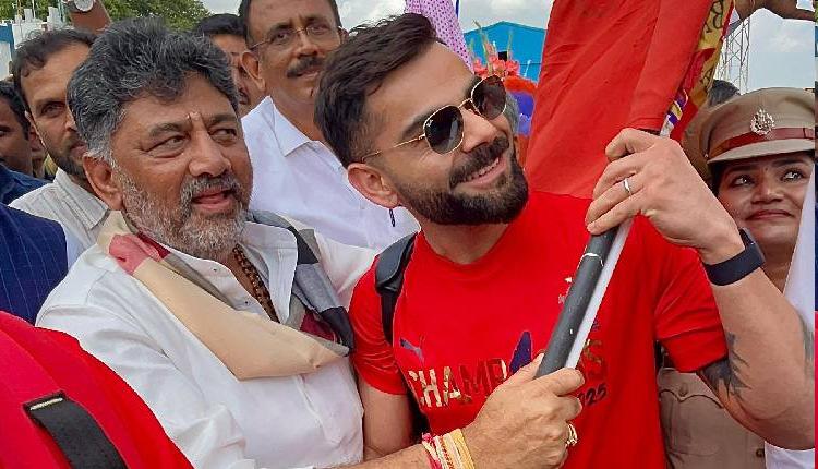RCB Team Gets Grand Welcome At B'luru Airport, Shivakumar Gifts Kannada Flag To Virat Kohli