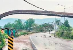 One dead as Nor'wester causes havoc in Deogarh town, leaves a trail of damage