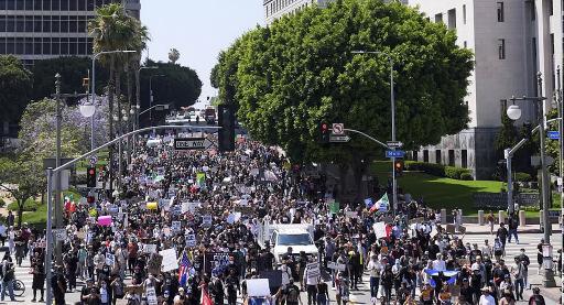 Protests intensify in Los Angeles after Trump deploys hundreds of National Guard troops