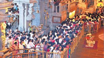 Over 1 lakh visit Yadadri temple in single day