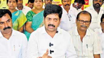 Minister Kollu accuses Perni of forgery and ration scam