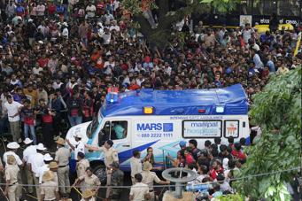 Psychologists explain instinct-driven crowd behaviour behind RCB celebration stampede