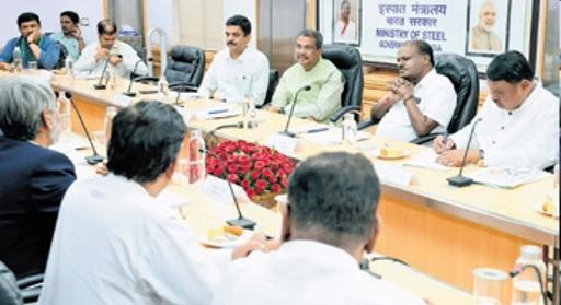 Pradhan, Oram discuss RSP expansion with Kumaraswamy