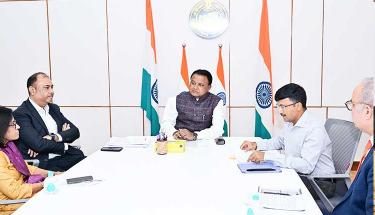 CM Majhi advises ICICI, Axis, HDFC banks to step up loan disbursement to poor