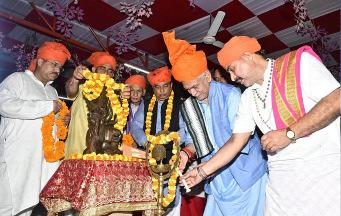 J&K Lt Governor flags off first batch of Amarnath pilgrims from Jammu amid tight security