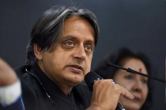 Tharoor's 'Emergency' flak: State Congress leaders put ball in AICC court