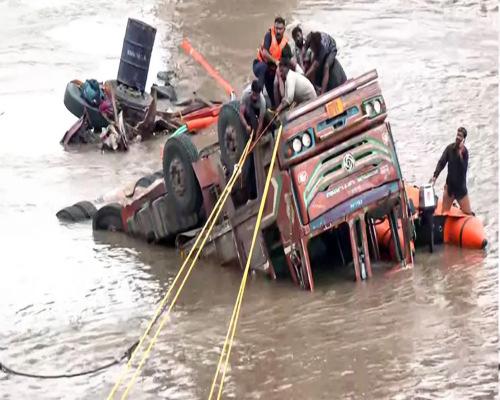 Vadodara bridge collapse death toll rises to 20; one person still missing