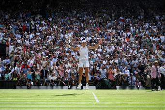 Swiatek hits back at critics after Wimbledon win