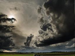 IMD issues red alert for Konkan, orange alert for Mumbai