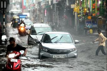 IMD issues red alert for flash floods in Rajasthan, Gujarat