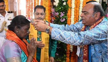President Murmu offers Prayers at Gujarat's Dwarkadhish Temple