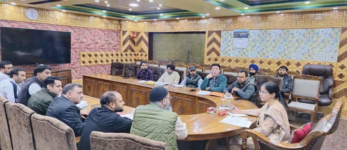 DC Kupwara reviews desilting of Khuls ahead of irrigation season
