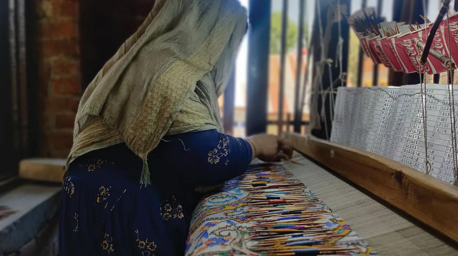 ROLE OF KASHMIRI WOMEN IN REVIVING TRADITIONAL ARTS AND CHALLENGING GENDER STEREOTYPES