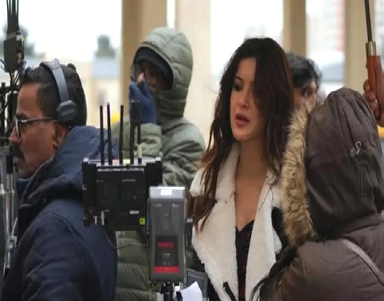 Shanaya Kapoor calls debut film Aankhon Ki Gustaakhiyan 'a dream come true', shares BTS glimpse