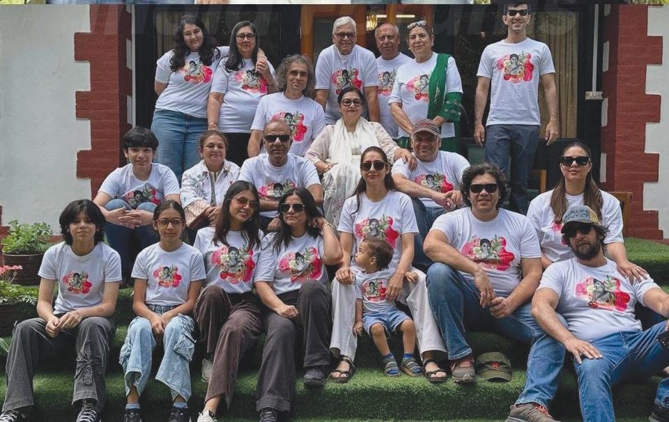 Imtiaz Ali celebrates his mothers 75th birthday in Pahalgam