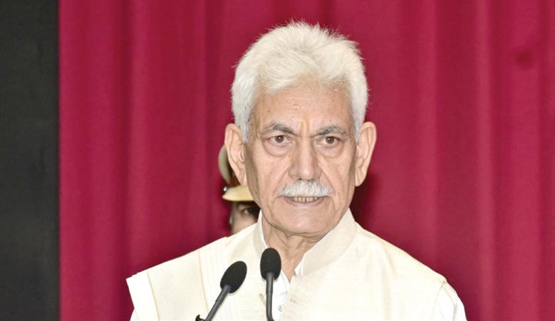 LG addresses valedictory session of orientation programme at IIM Jammu