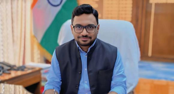 Shrikant Balasaheb Suse assumes charge as DC Kupwara