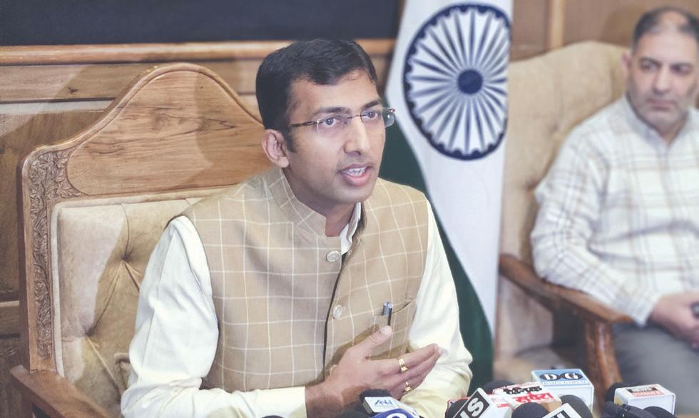 Next 15 days crucial, mobile connectivity to be restored fully soon: Div Com