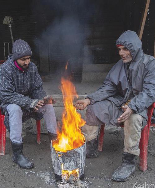 Amid dry spell, cold wave deepens in Kashmir