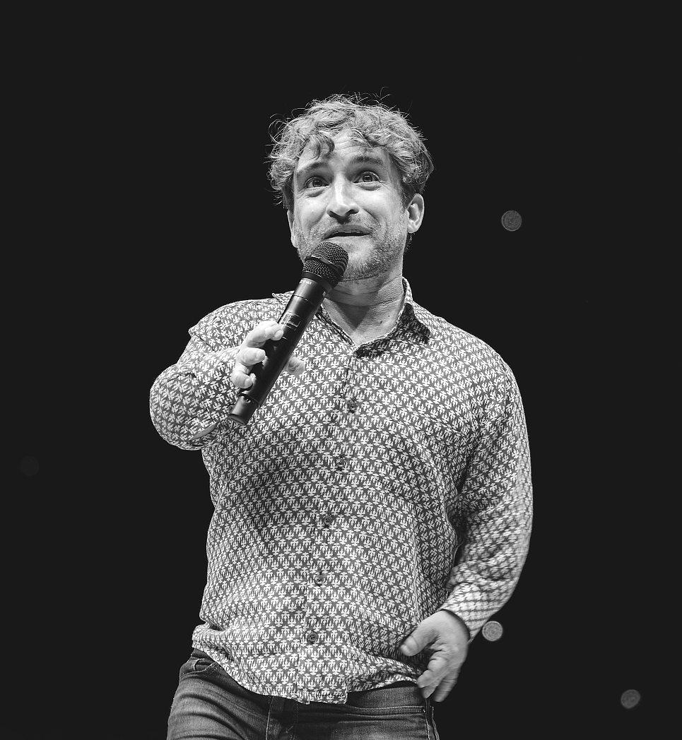 Little person, big-time stand-up