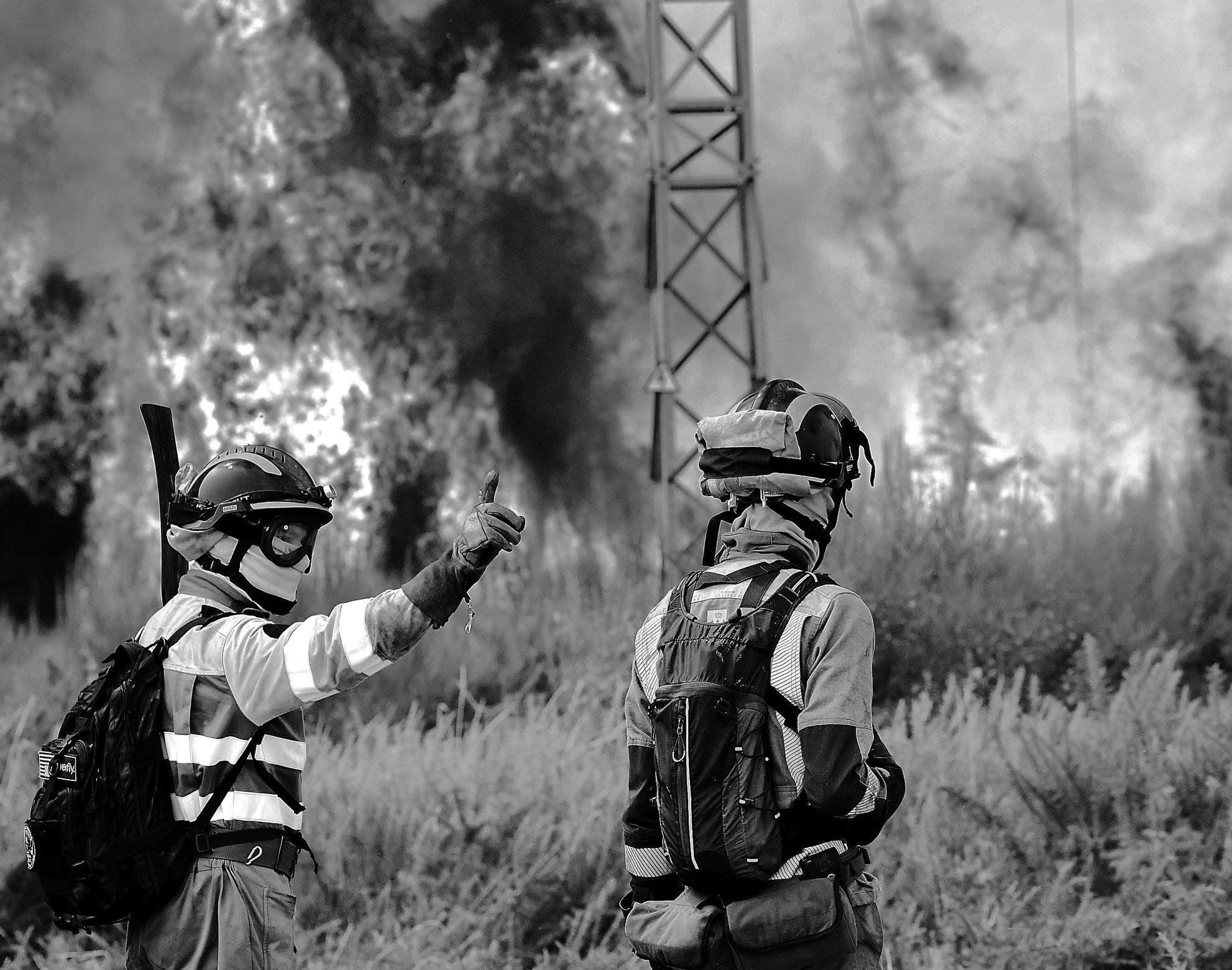 Spain deploys 500 more troops to battle blazes