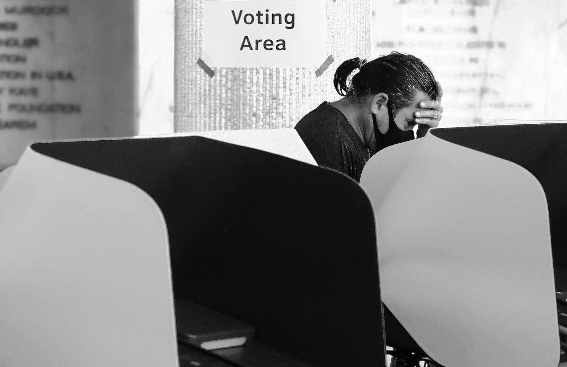 Maker of voting machines had 'slush fund,' feds allege