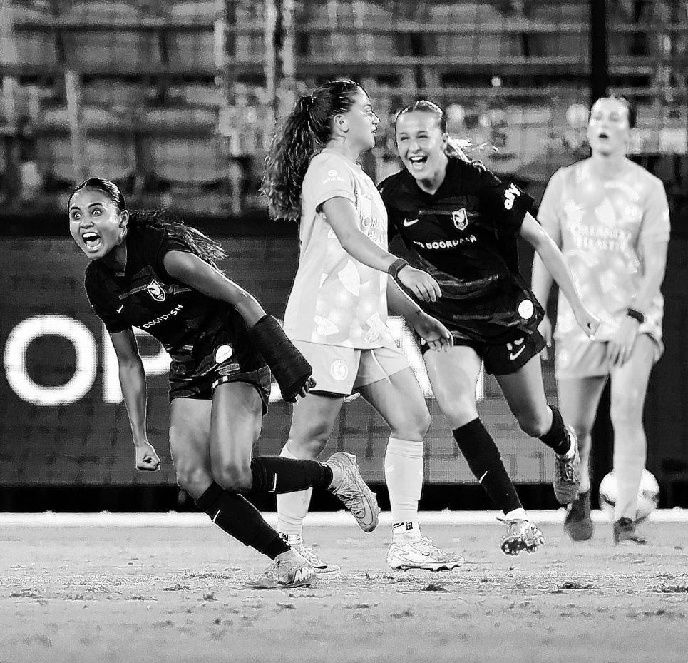 Thompson helps Angel City end eight-game slide